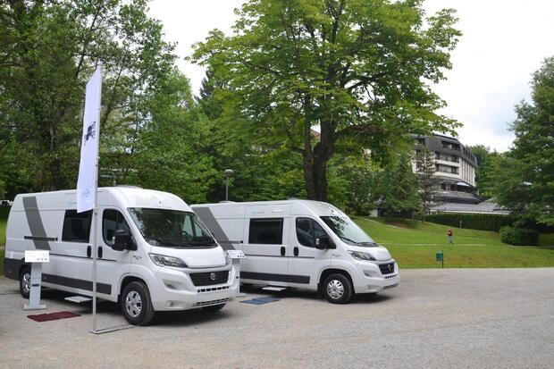 Campervan, RV tour operators - image 1